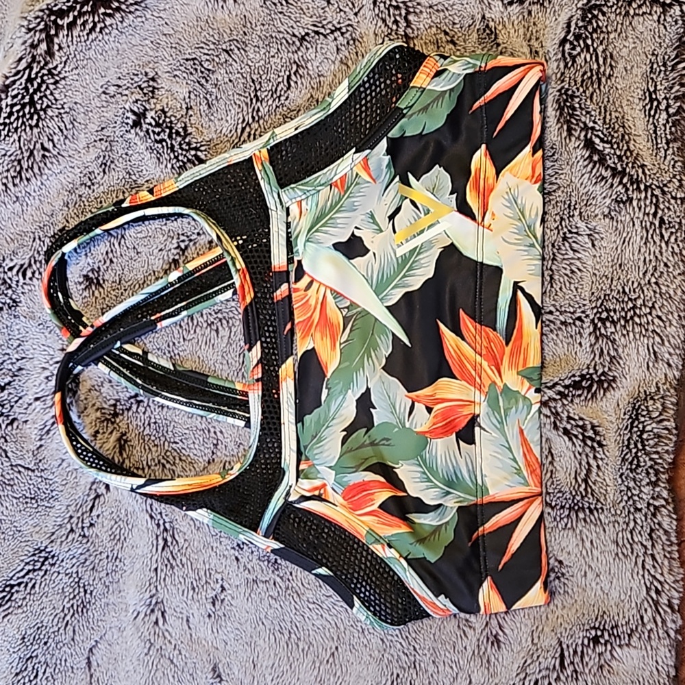 Vull sport birds of paradise sports bra